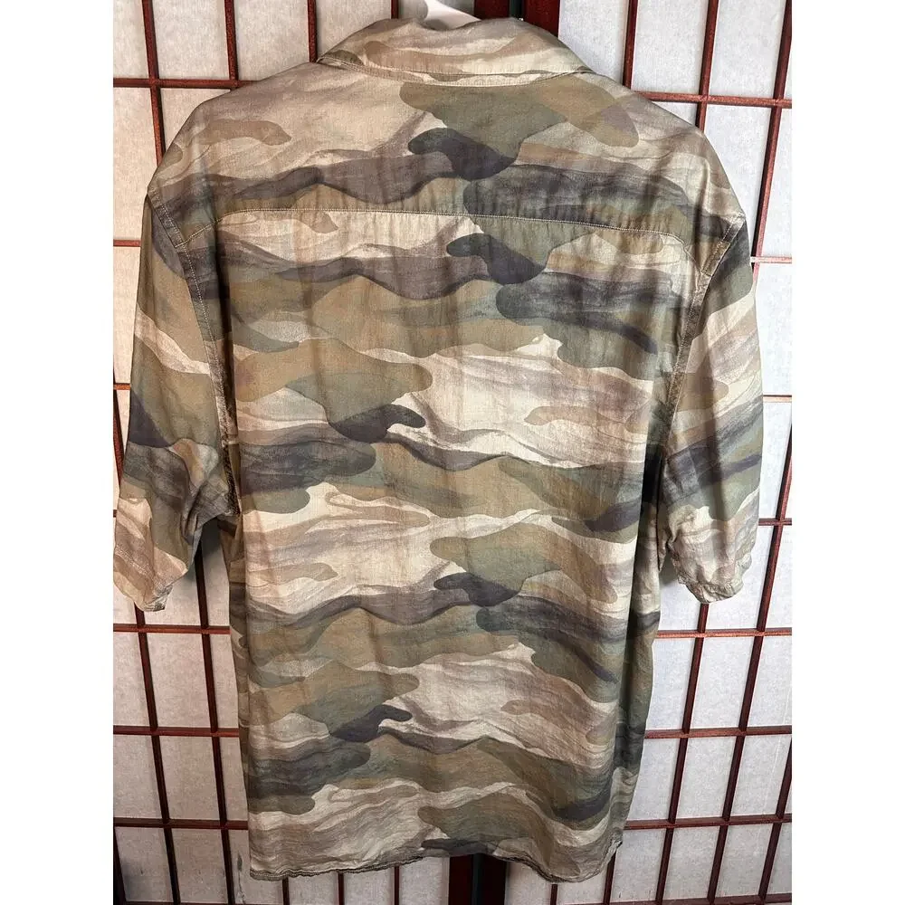 Banana Republic organic cotton resort shirt green camouflage print Size Large